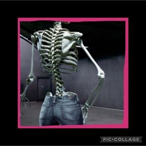 Jeans pants bottoms many sizes and styles